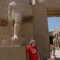 Ja przy jakimś posągu w świątyni w Karnaku