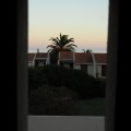 Widok z mojego okna na poddaszu - na domki i morze