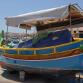 Kolorowa łódka w Marsaxlokk