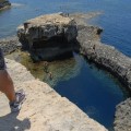 W tej grocie podwodnej pływają nurkowie - Dwejra na Gozo
